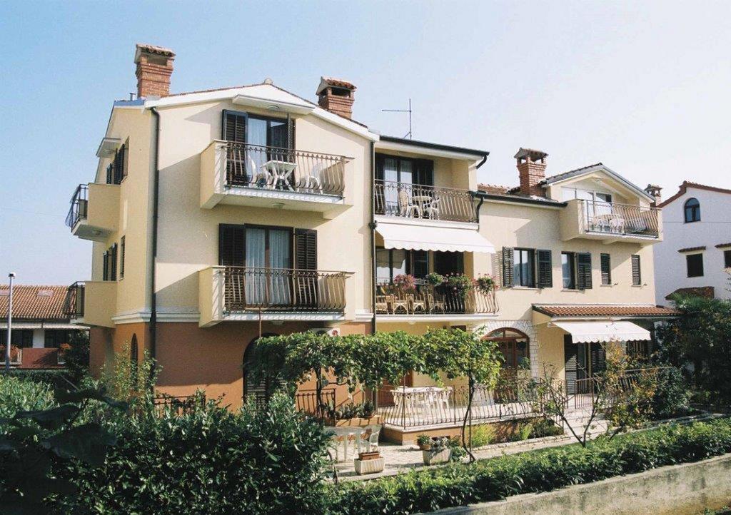 Apartments Alice Ровінь Екстер'єр фото