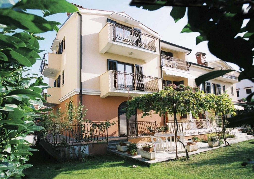 Apartments Alice Ровінь Екстер'єр фото