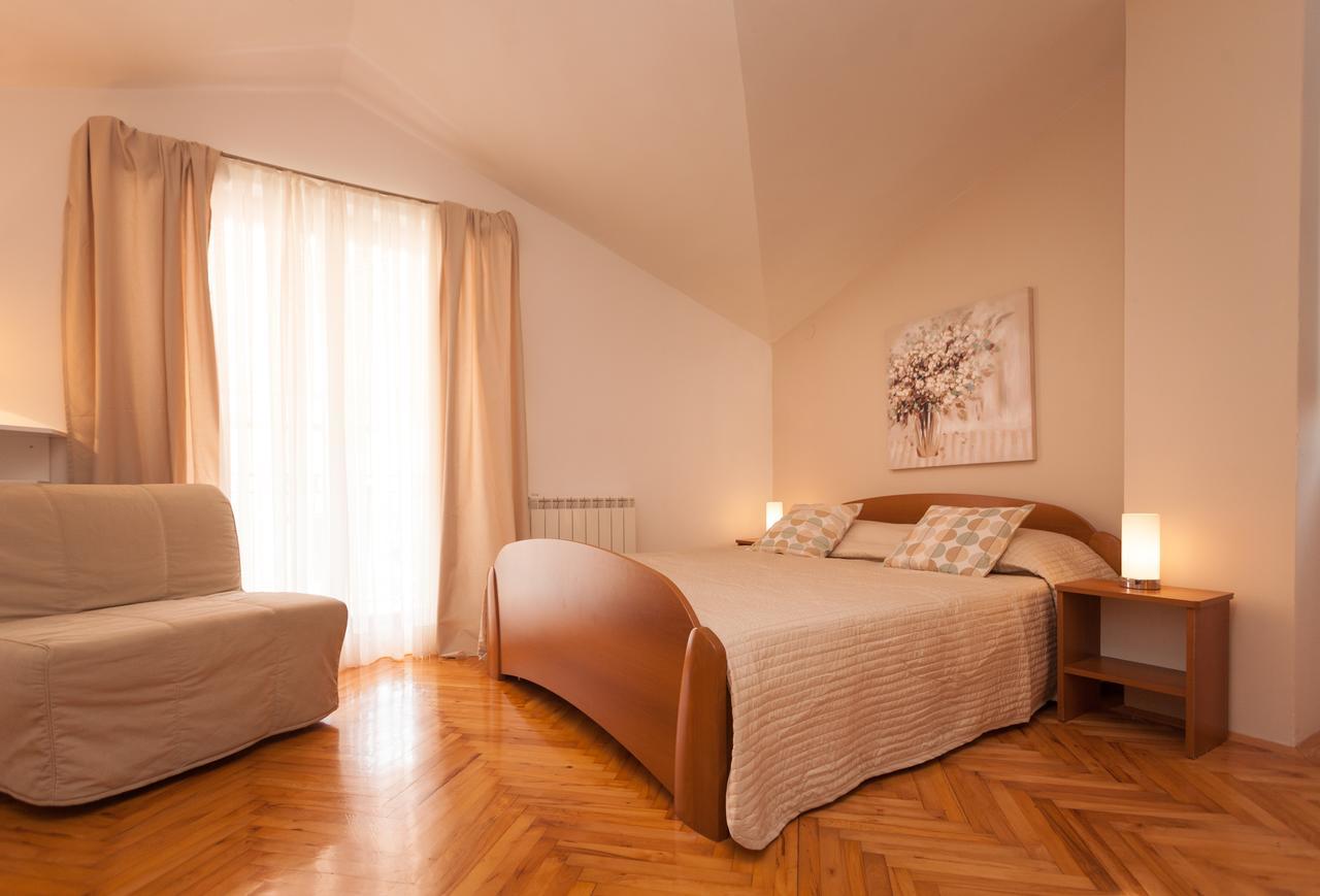 Apartments Alice Ровінь Екстер'єр фото