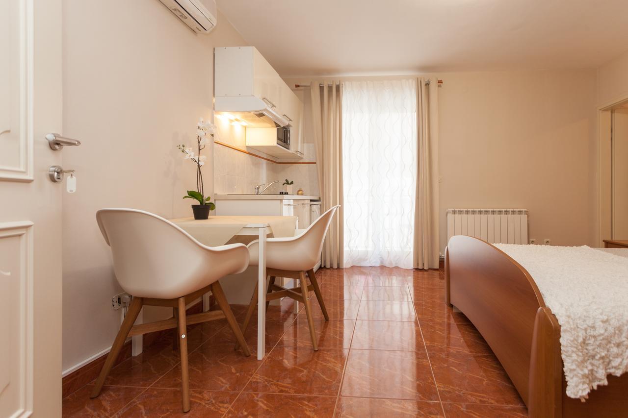 Apartments Alice Ровінь Екстер'єр фото