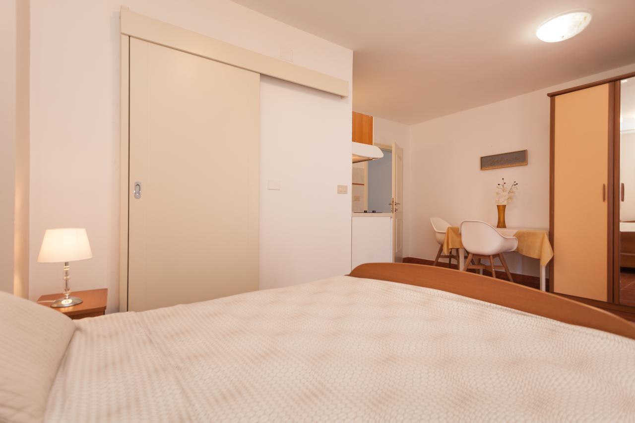 Apartments Alice Ровінь Екстер'єр фото